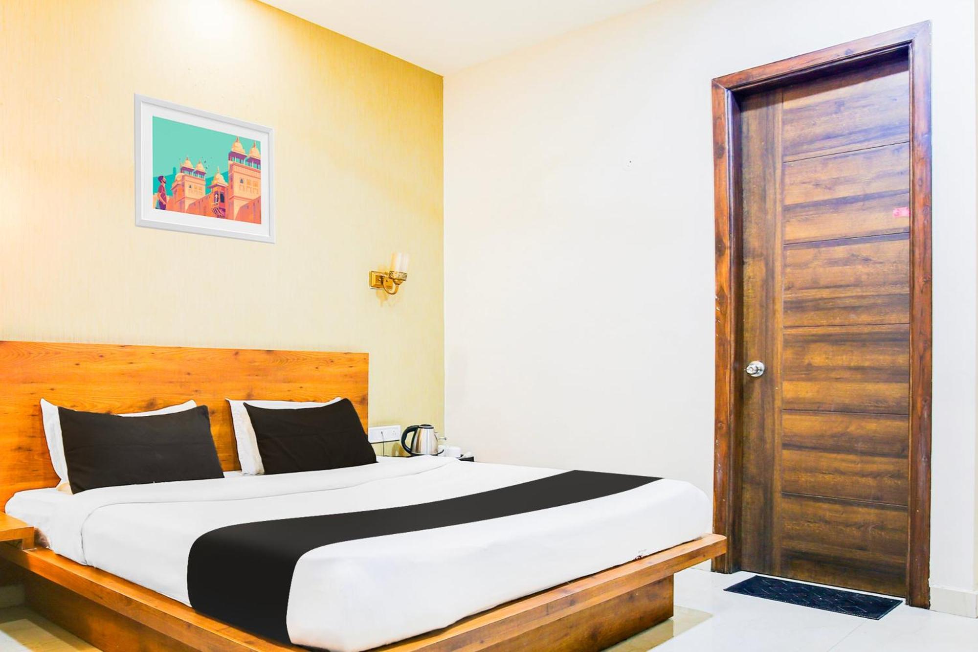 Super Townhouse Grand Fortune Amritsar Eksteriør billede