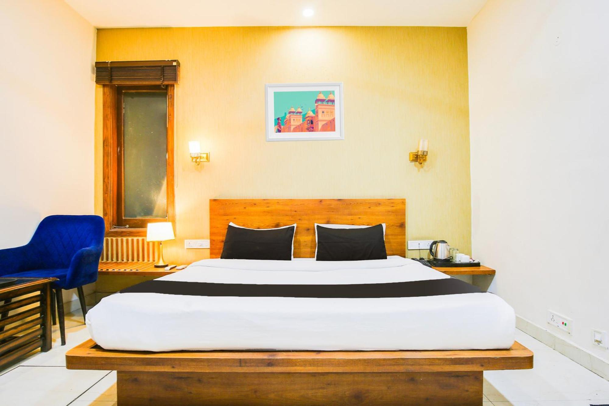 Super Townhouse Grand Fortune Amritsar Eksteriør billede
